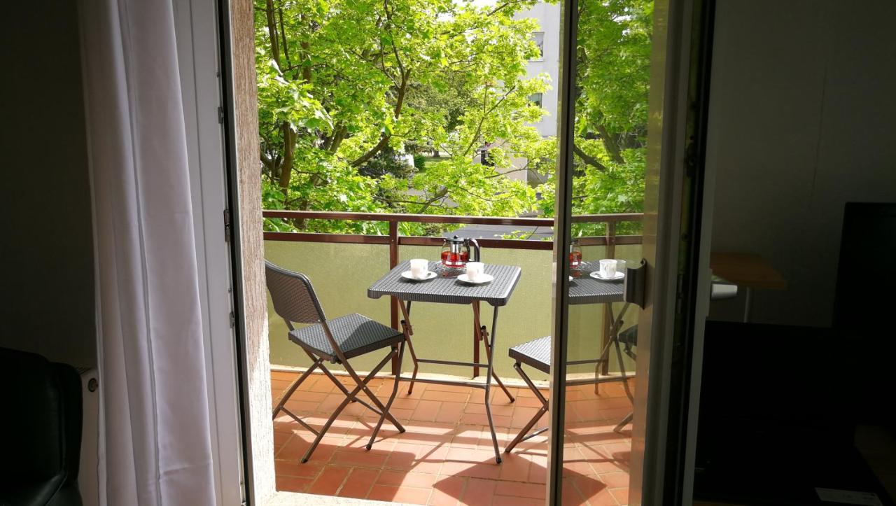 Apartment Am Suedpark Мерзебург Экстерьер фото